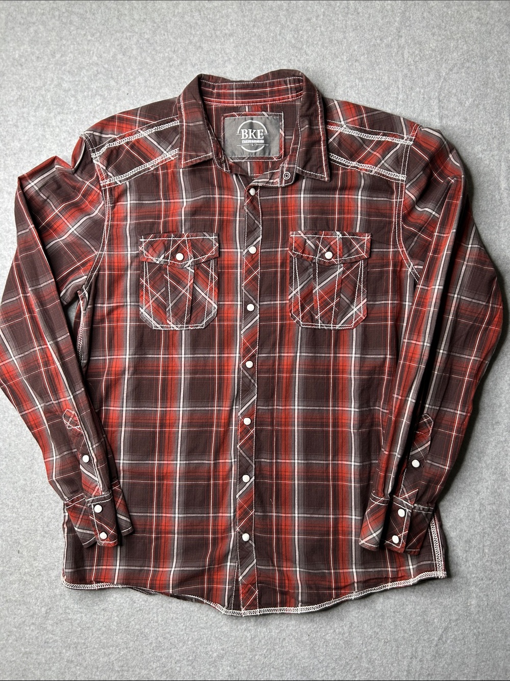 BKE Men’s Red and Brown Plaid Button-Down Shirt with Pearl Snaps